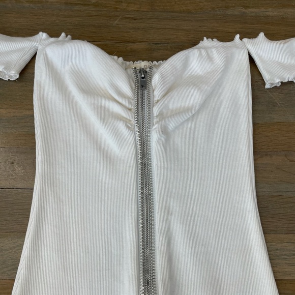 White dress. - Picture 2 of 5